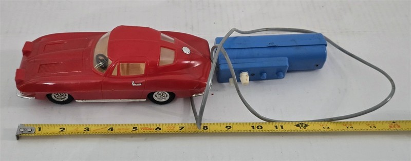 X-339 VINTAGE 1950/60'S JAPAN BATTERY OPERATED 1963 CHEVROLET CORVETTE STING RAY