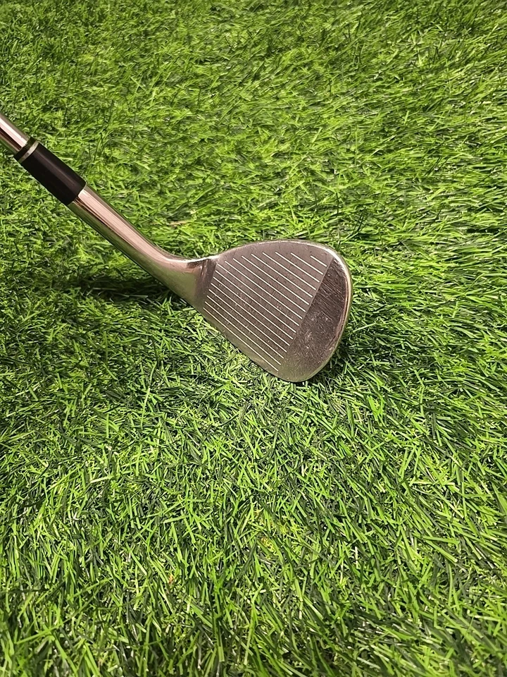 LH Tom Watson 56° 11° Bounce 17th Anniversary Edition Sand Wedge SW 682 UPC360 - Image 3 of 4