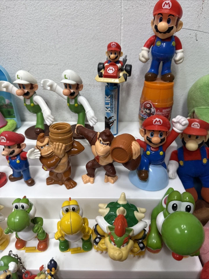 Nintendo Super Mario Brothers DK Kirby Lote de Juguetes Figuras Peluches y Llaveros Foto 3 de 4