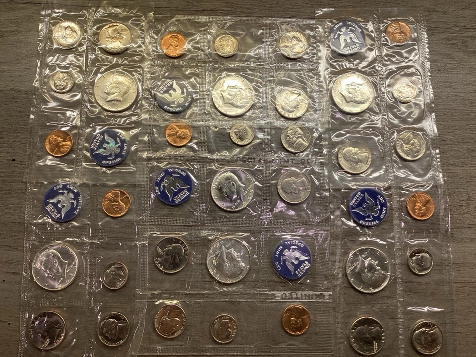 1965 Special Mint Set in Sealed Cello from U.S. Mint 1 Set 080425 12c - Image 4 of 4