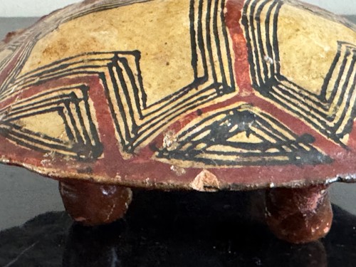 Estatuilla Tortuga Cerámica Pintada a Mano Tribu Amazónica Jivaro Shuar Perú De Colección - Imagen 5 de 10