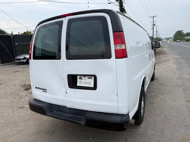 Campana extractora para furgoneta Express 2500 03-23 239944 Foto 2 de 4