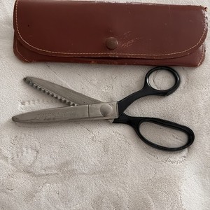 Vintage 1950s Wiss Industrial Scissors Pinking shears with Leather Case