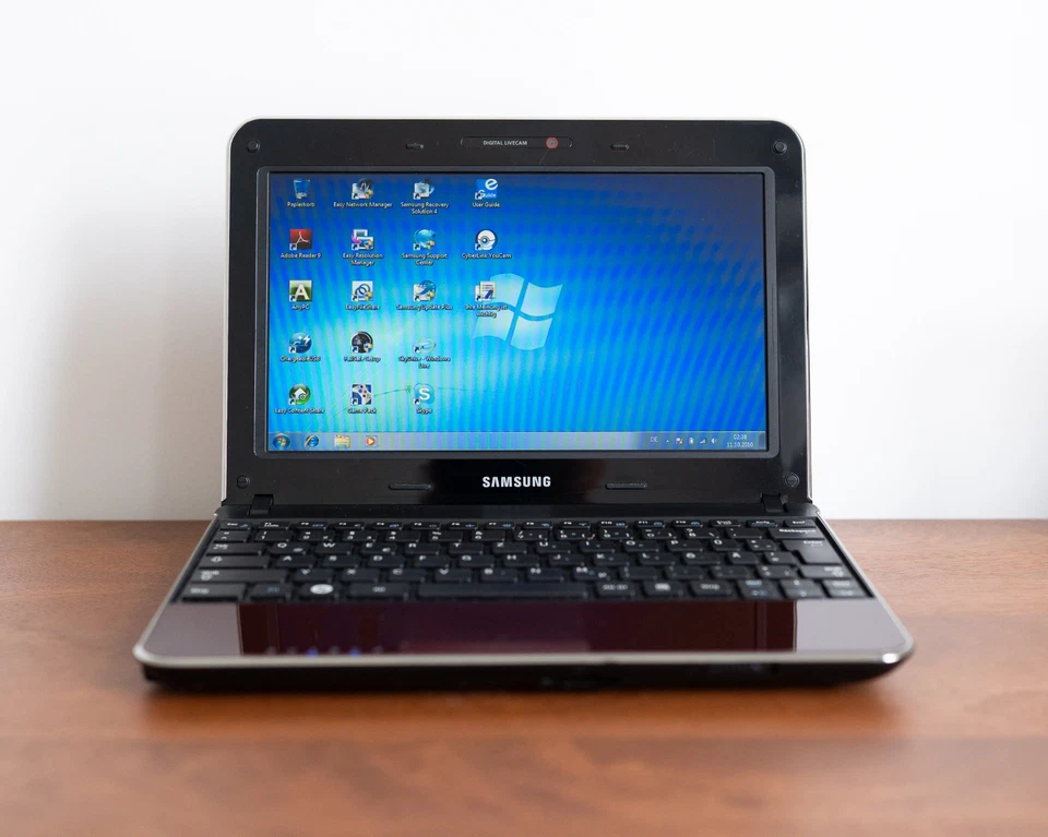 Samsung N220 Plus Netbook – 10,1" – Intel Atom - Bild 1 von 4