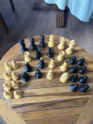 Wooden Dubrovnik Reproduction Chess Pieces   Used, Good Condition