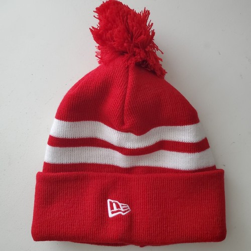 New Era Red/White Striped Knit Beanie One Size Hat w/ Pom Sports, New with tags - Bild 1 von 6