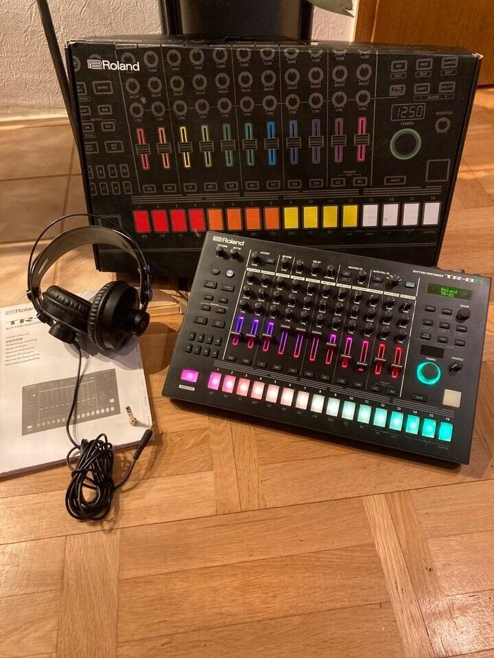 Roland TR-8S-