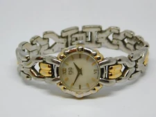 Vintage ESQUIRE 100520 Quartz Analog Women's Watch Sales As Is Not Running