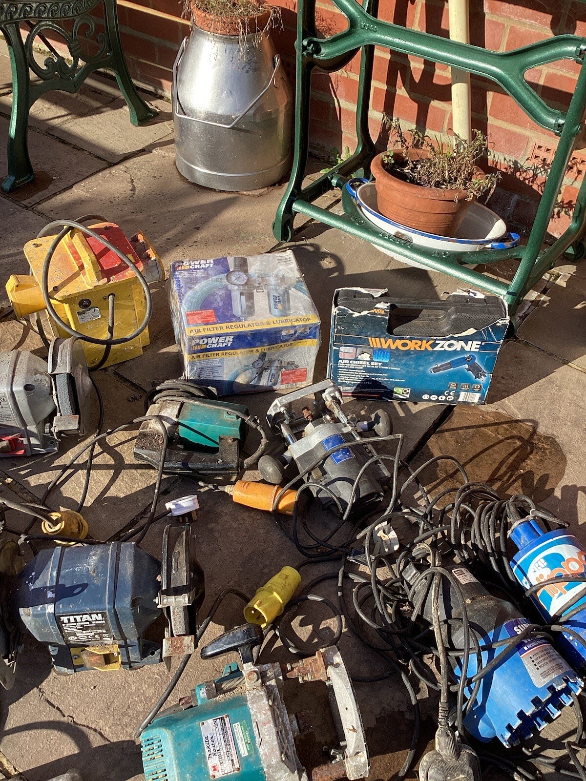 LARGE JOB LOT POWER TOOLS VAST MAJORITY TESTED AND WORKING 240 &110 V