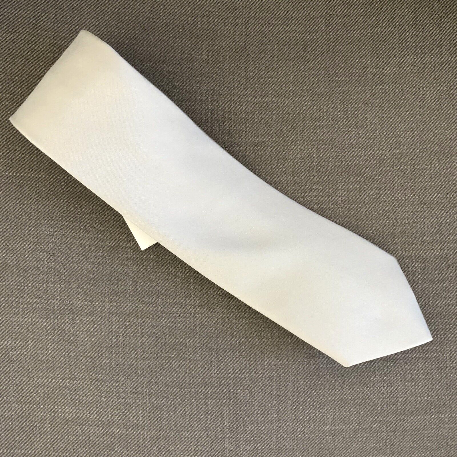 Michael Kors Men's Neck Tie Grey/Silver Solid 100% Silk NWT