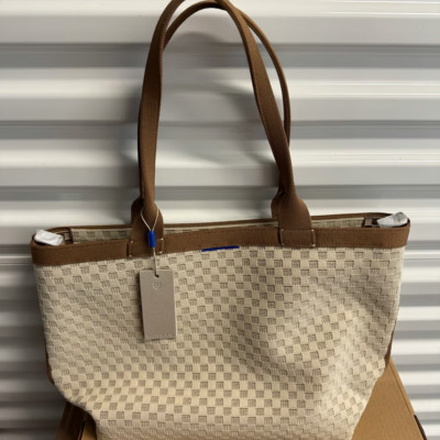 Rothy s Light Weight Tote Vanilla Wafer ( Brand New Free Shipping  )