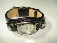 PRETTY LADIES FOSSIL F2 BIKERS LEATHER BAND WATCH SILVER ACCENTS NEW BATTERY