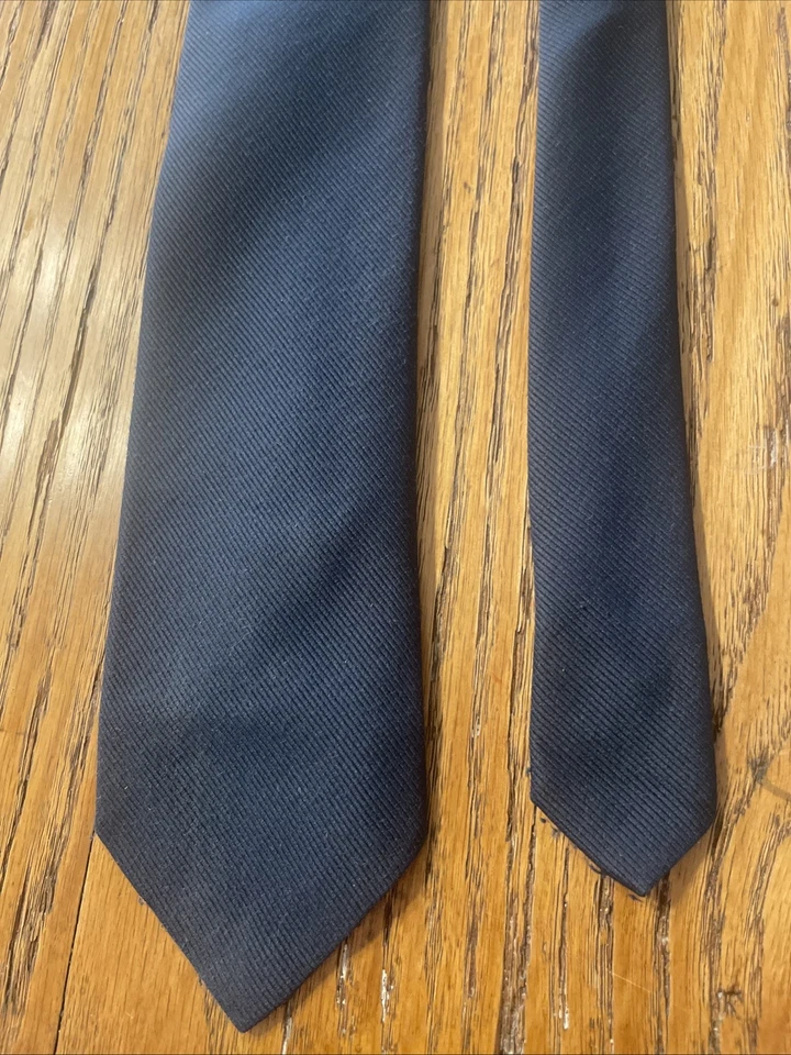 Vintage EUC Pirelli Solid Black Polyester Tie Men’s Necktie Semi Skinny USA Made - Imagem 4 de 4