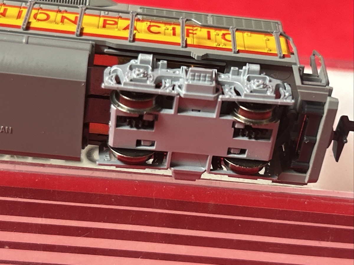 ATLAS N SCALE LOCOMOTIVE #4631, DIESEL, EMD GP35, Ph.1B UNION