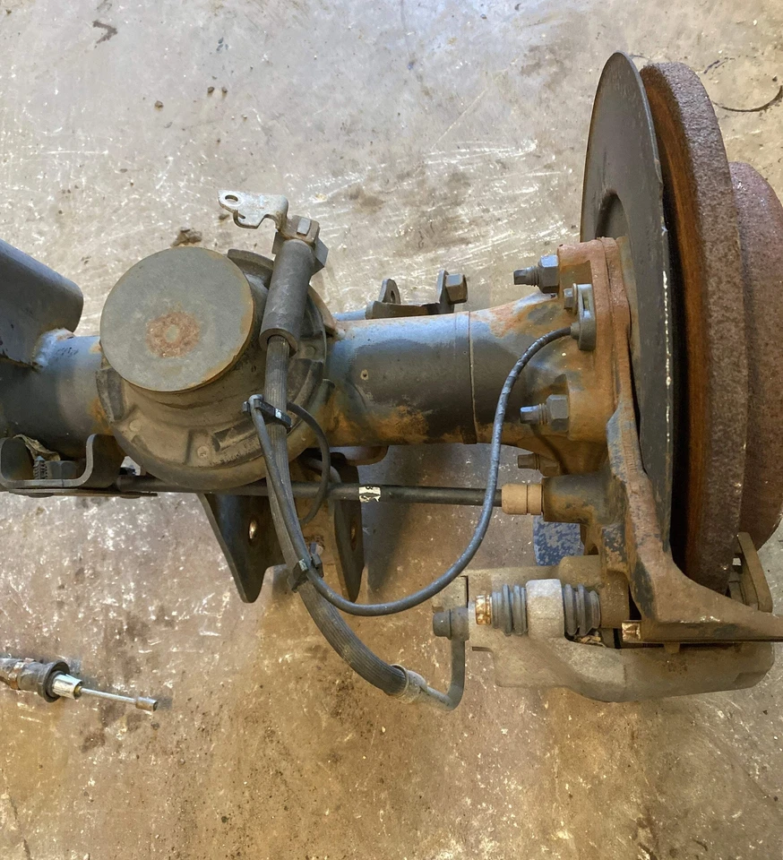 Chrysler 8.25 LSD 3.73 Complete Axle Jeep Grand Cherokee, Commander (06-10) Foto 3 de 4