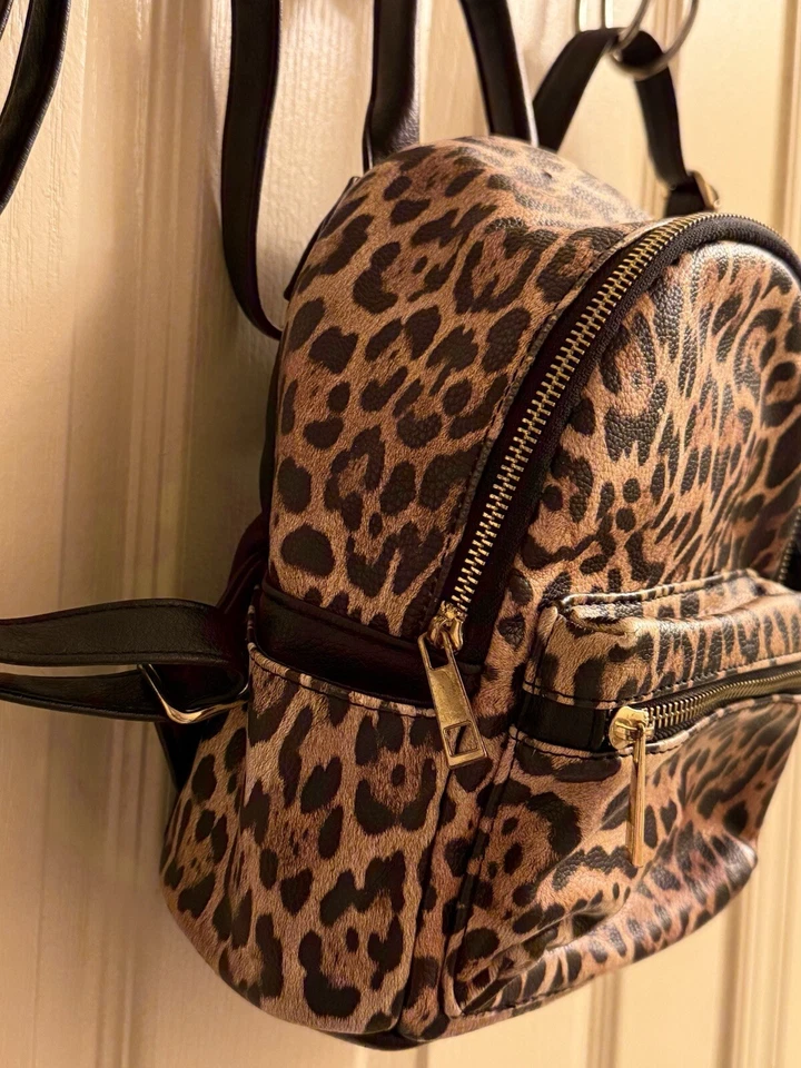 MINI MOCHILA DREAM CONTROL Bolso Estampado Leopardo/Guepardo. Foto 2 de 4