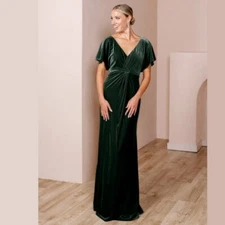 Revelry Women’s Bridesmaid Wedding Gwen Velvet Dress in Emerald Size 6 Green