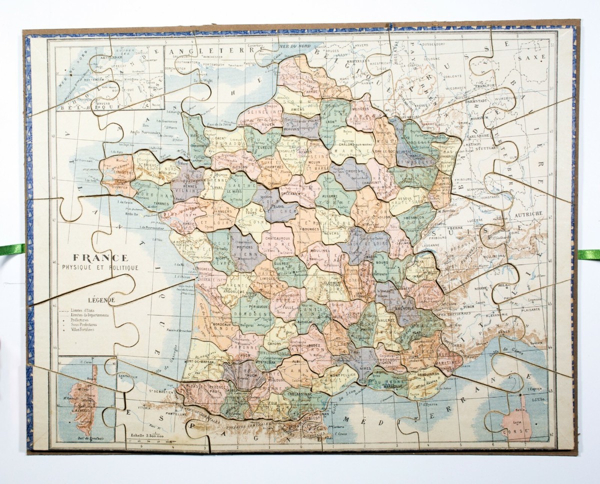Trés rare, ancien atlas géographique, Ed. SAUSSINE, 7 puzzles