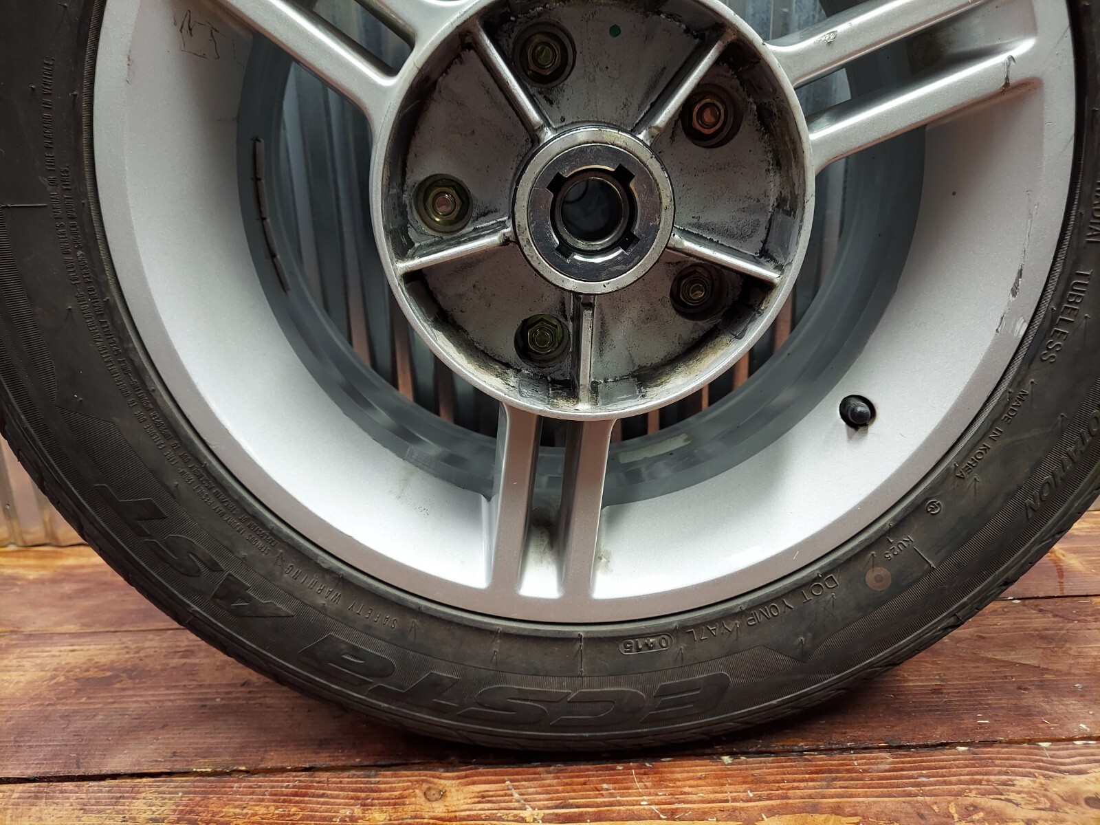 10 Can Am Spyder Roadster RT REAR WHEEL RIM W TIRE & ROTOR