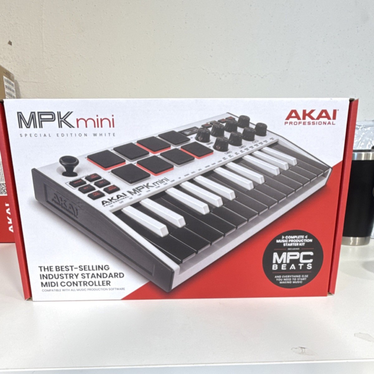 Akai Professional MPK mini Special Edition White MIDI Keyboard 25
