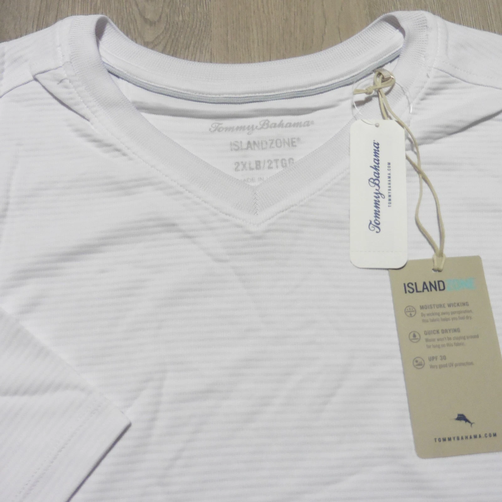 TOMMY BAHAMA Mens 2XLB 2XL BIG T SHIRT COASTAL CREST V NECK WHITE HAWAIIAN
Opens in a new window or