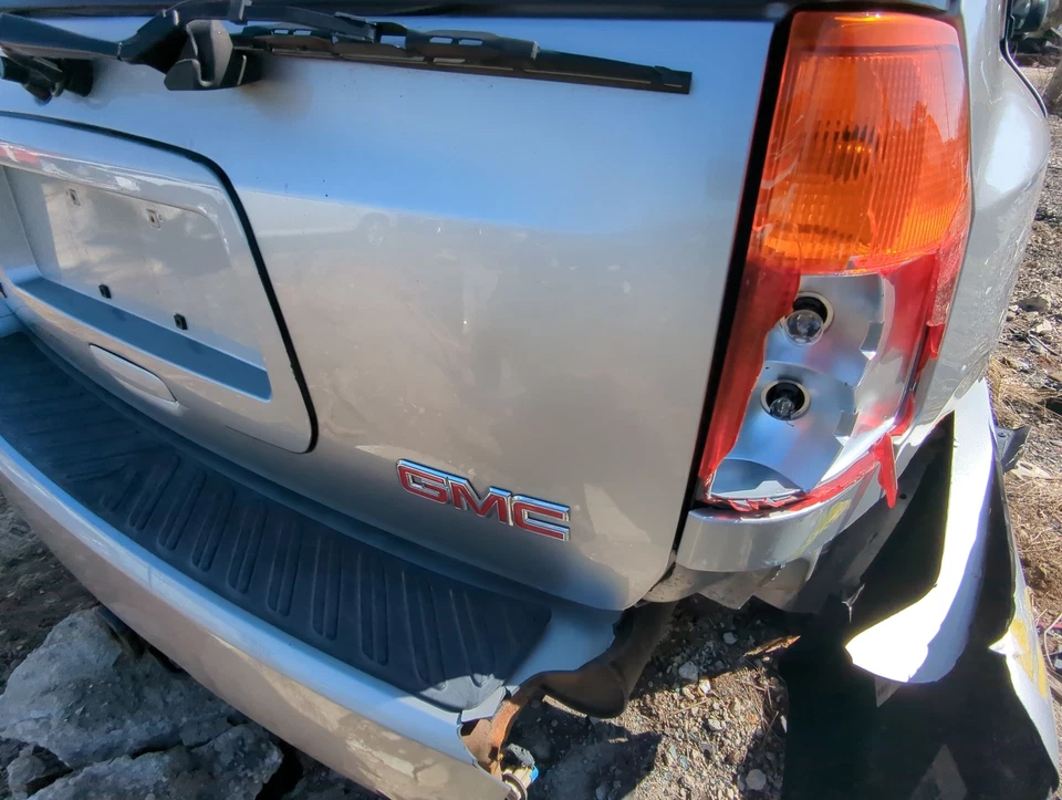 2004-2009 Gmc Envoy Trunk/decklid/hatch/tailgate Oem HAF5Z - Image 2 of 2