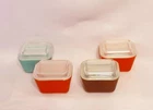4 Vintage PYREX Refrigerator Dishes 501-B 1-1/2 Cup Red Brown Blue with Lids