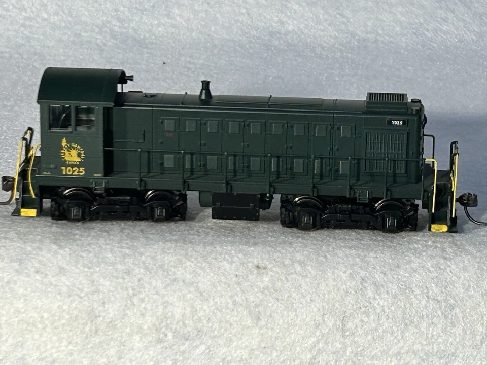 Nice Atlas Central Of New Jersey Alco S-1 Switcher Loco HO (No Box) - Image 2 of 4