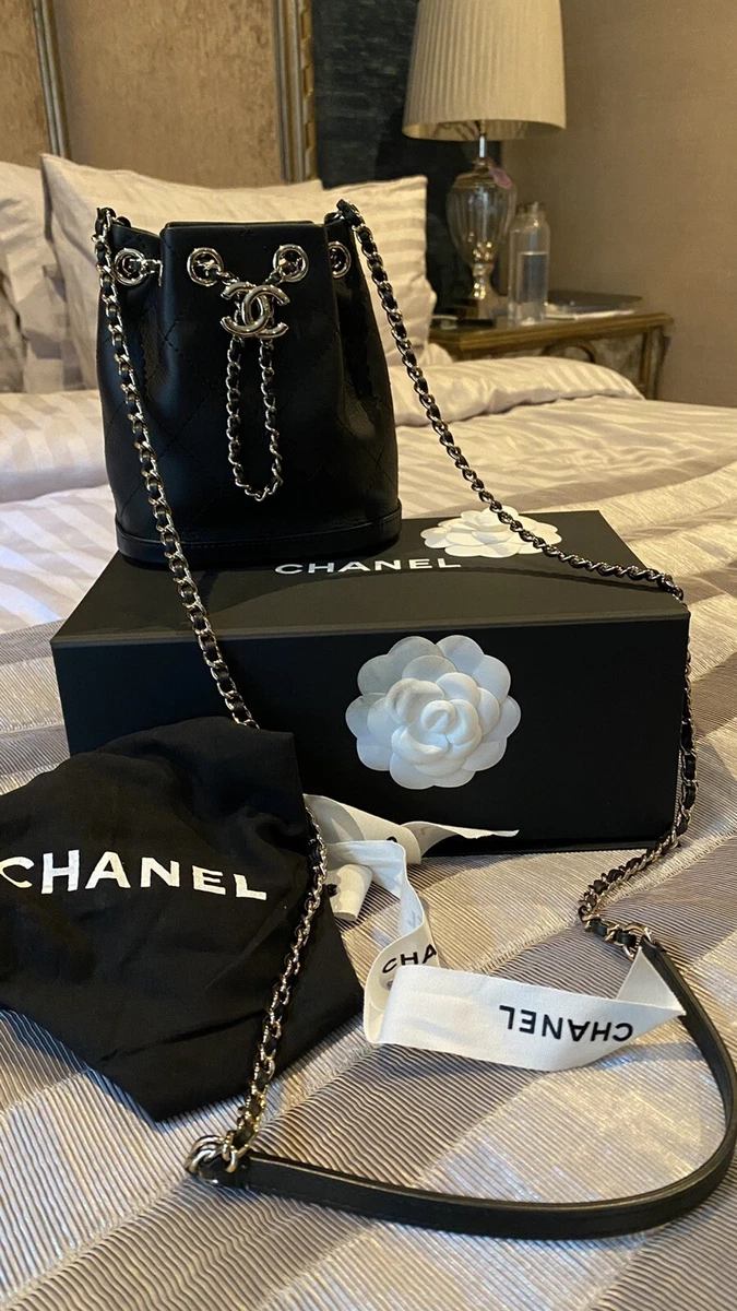 CHANEL CC drawstring bucket bag, 2017-2018 – HETZUKOTO