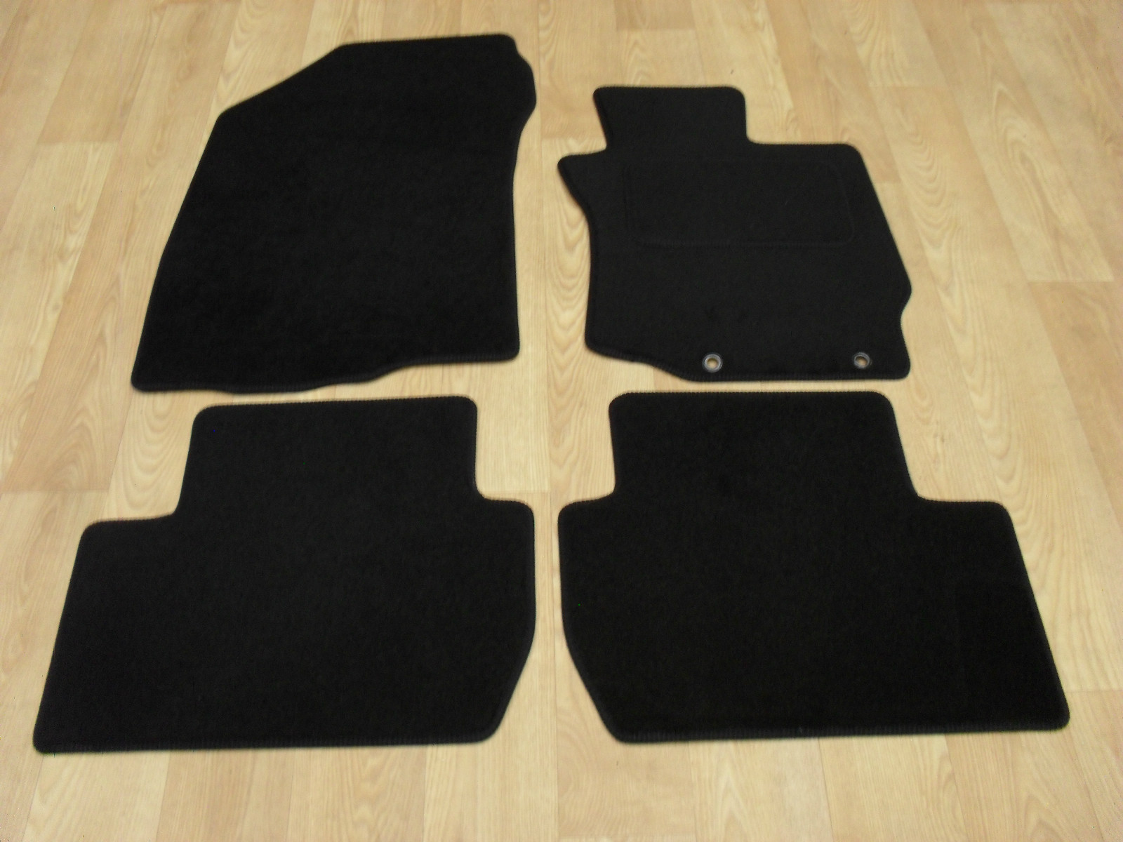 Car Mats for Mitsubishi Outlander Manual 2013-on Tailored Fit Car Mat Set Black