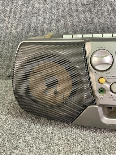 Sony Stereo Boombox CFD-V17 Mega Bass Port AM/FM CD Cassette Recorder/Player - Picture 4 of 16