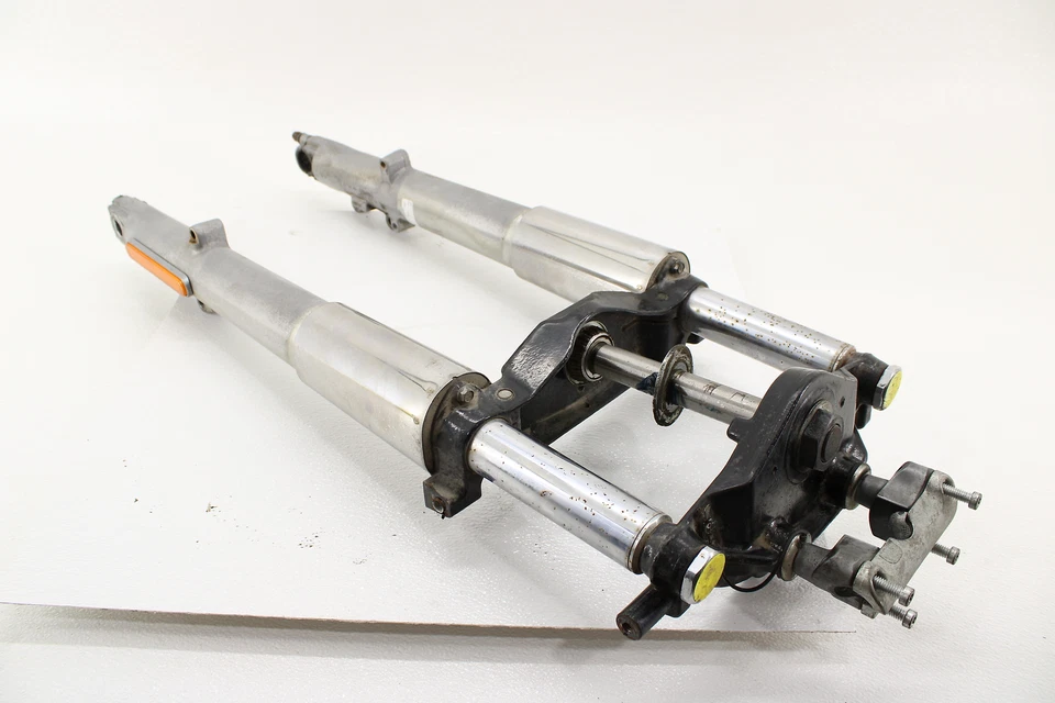 09-16 HARLEY-DAVIDSON TRI GLIDE ULTRA CLASSIC FLHTCUTG Horquillas delanteras con inferior Foto 3 de 4