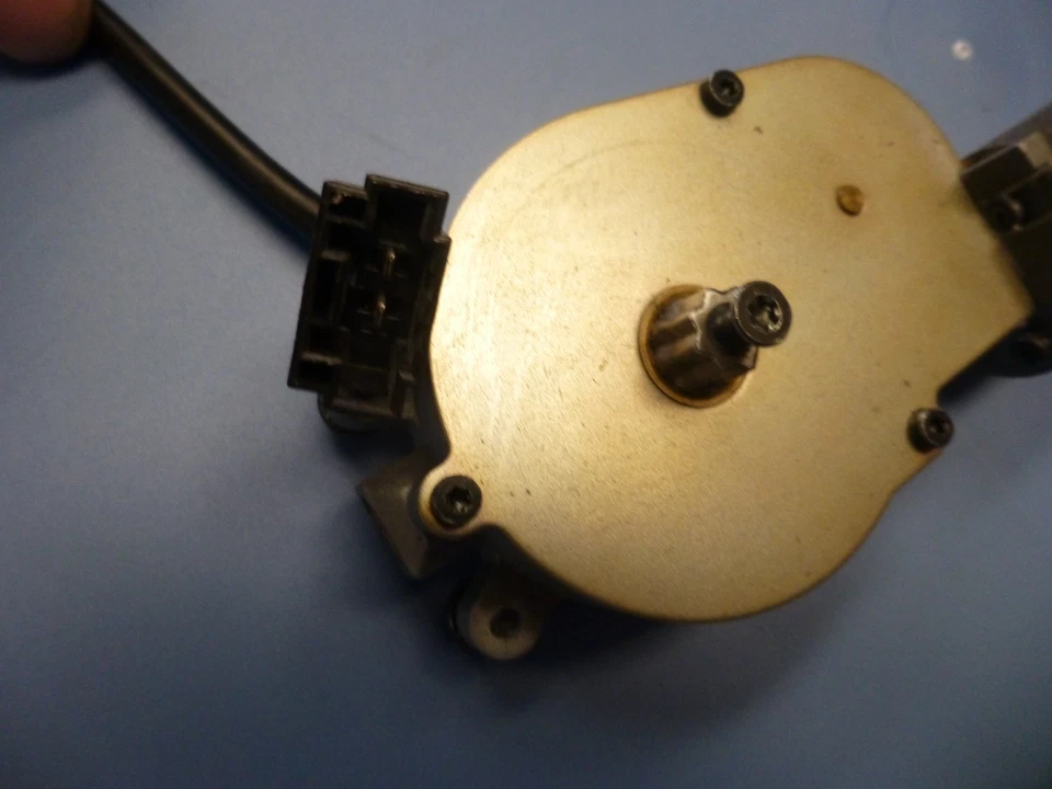 MOTOR 13610432100 MERCEDES-BENZ W220 S430 S500 S60 tela traseira para sombra solar  - Imagem 3 de 3