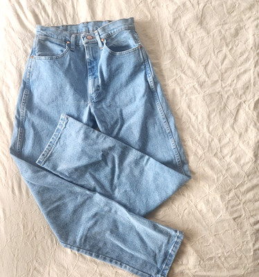 Wrangler Juniors Women Cowboy Cut Slim Fit Natural Rise Jeans light denim 7X32L