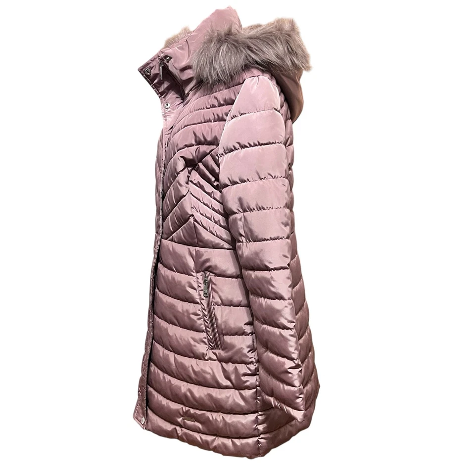 Chaqueta acolchada larga acolchada Chevron rosa polvorienta Kenneth Cole para mujer talla L Foto 3 de 4