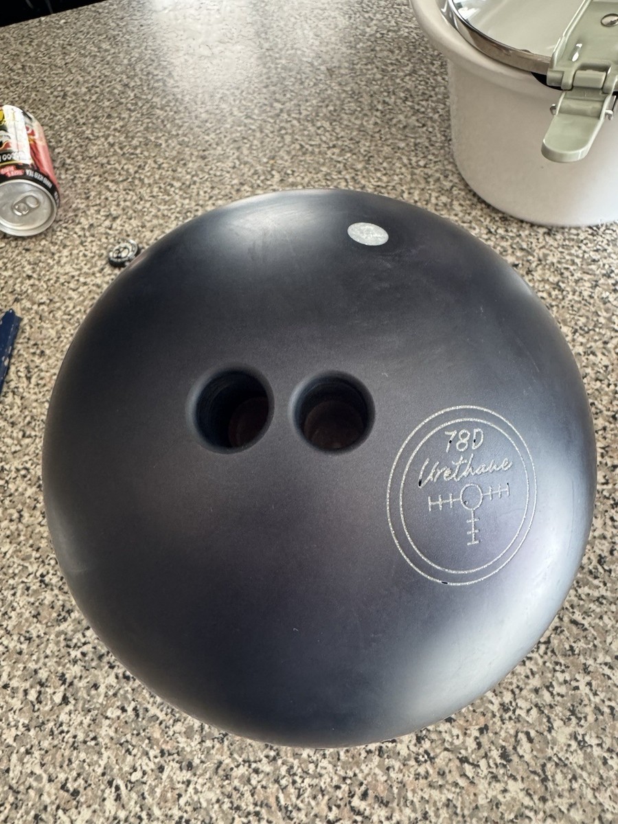 Hammer Black Pearl Urethane 78D Bowling Ball 5 games on it Hammer Black Pearl Urethane 78D Bowling Ball 5 games on it