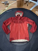 Arc'teryx Vintage Beta AR Gore-Tex Two-Tone Red Jacket Men's Medium