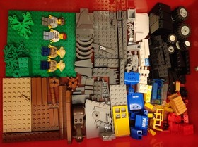 LEGO City: Robber's Hideout (4438) 99.5% complete with minifigs