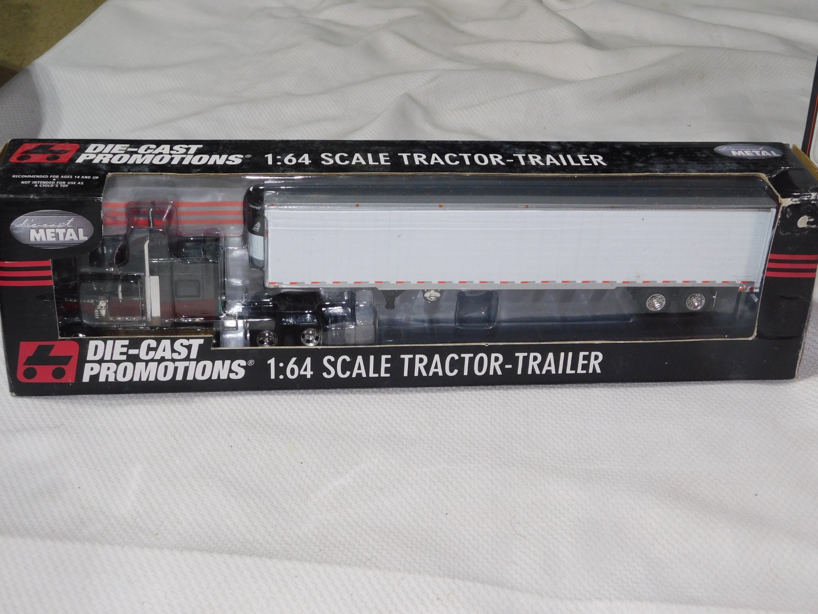 Die-Cast Promotions DCP 31872 INTERNATIONAL HARVESTER LONE S