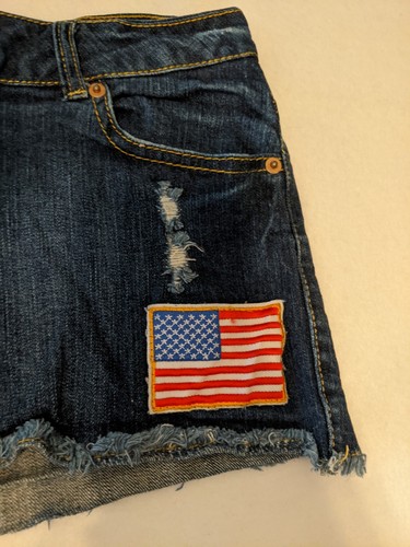 Ci Sono Junior’s Denim Patriotic Jean Distressed Cuffed Shorts Size M - Picture 3 of 8
