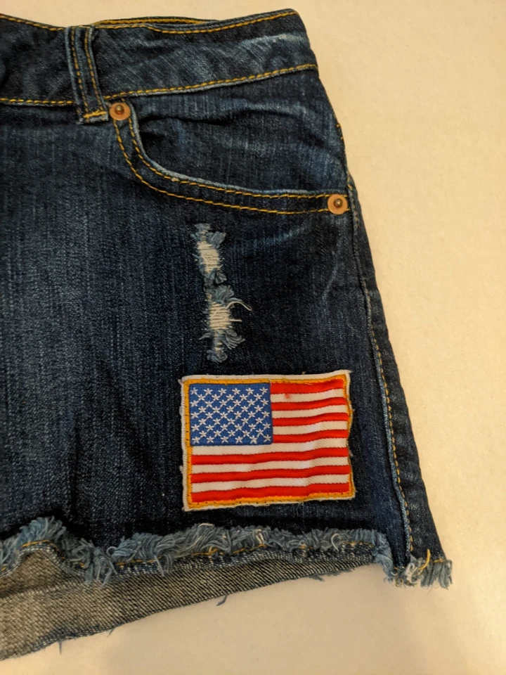 Pantalones Cortos Ci Sono Junior’s Denim Patriotic Jean Con Puños Envejecidos Talla M Foto 3 de 4