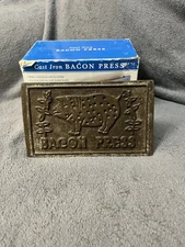HIC Harold Import Co. 43202 Rectangular Bacon Press With Original Box