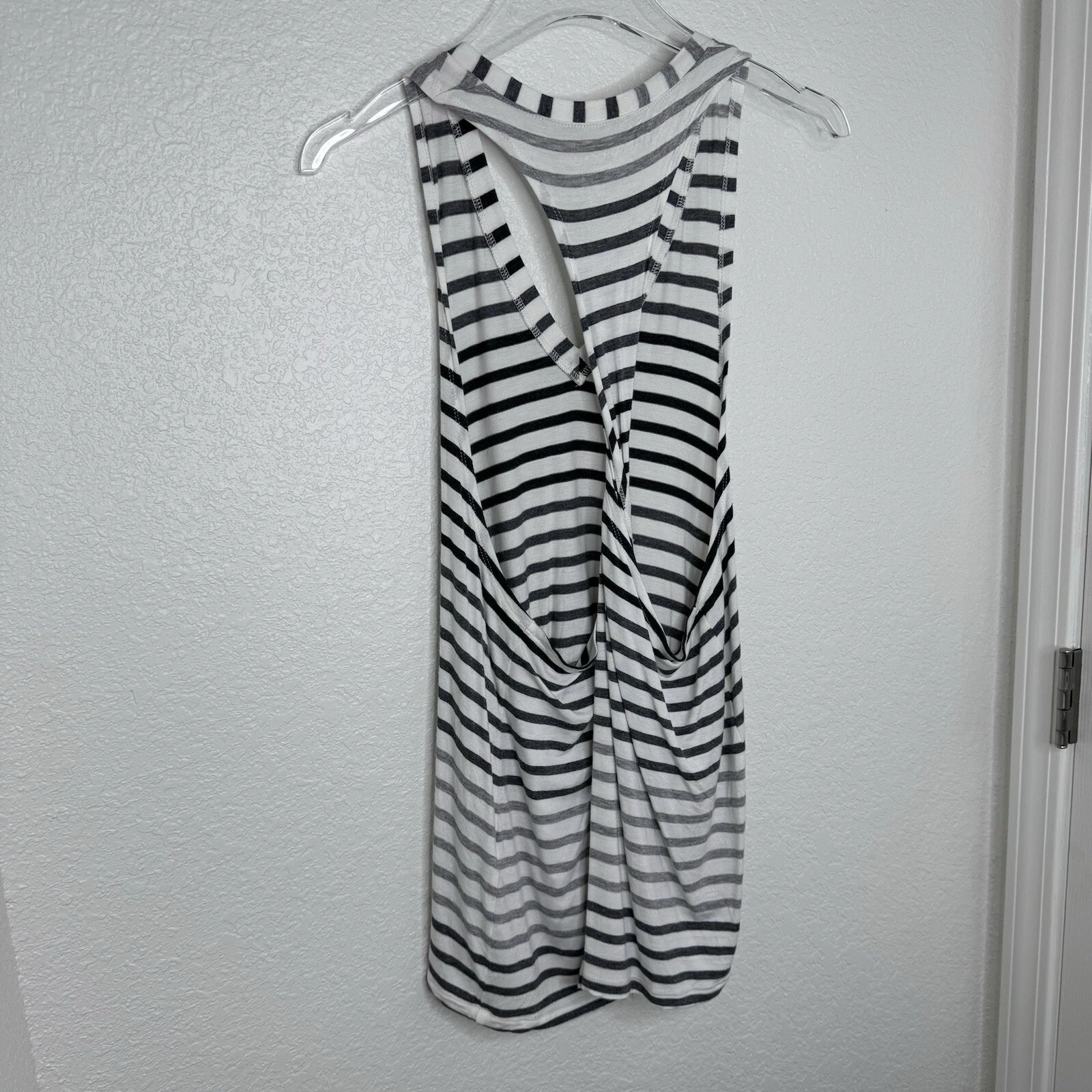 beyond-yoga twisted open back flowy workout tank-top