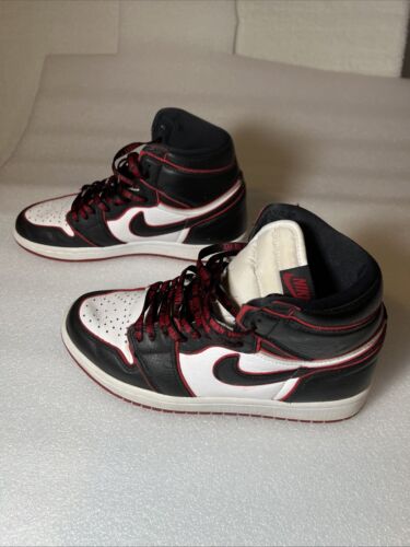 Nike Air Jordan 1 High OG Bloodline 2019 555088-062 Youth 7.5 - Picture 3 of 10