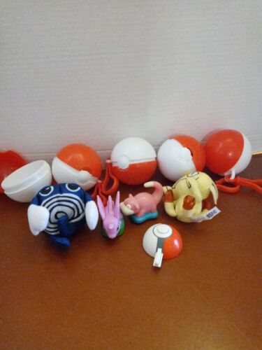 Vintage 1999 Burger King Pokemon Toy lot (5) -  Keychain with Pokeball plush pvc - Picture 1 of 6