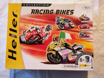 HELLER] RACNG TEAM + accessores 1/24ème Réf 82750