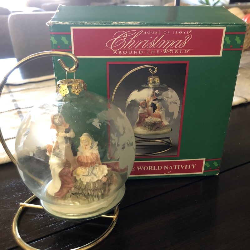 Vintage House of Lloyd  Around The World Nativity W/ Stand Original Box
