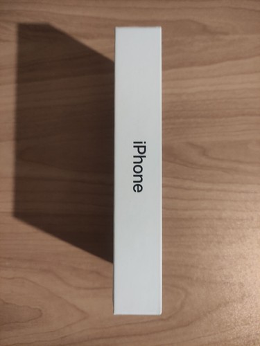Apple iPhone 16 Pro - 256 GB - Black Titanium (Unlocked) - Afbeelding 2 van 3