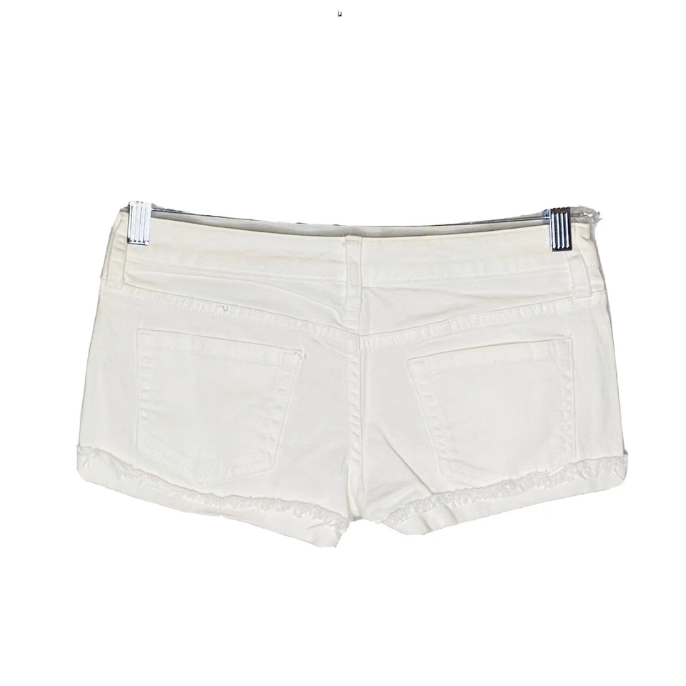 Shorts jeans Mossimo branco corte 5 algemado tamanho júnior - Imagem 2 de 3
