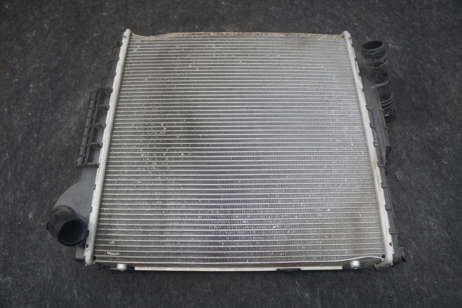 Porsche 911 GT3 2018 Front Right Radiator